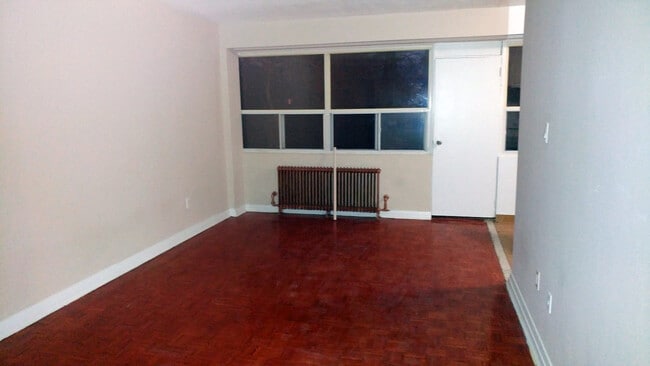 Photo - 2460 Keele St
