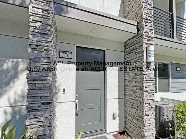 Building Photo - Modern 4-Bedroom Home with Solar, EV Charg...