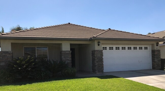 Photo - Immaculate 3 Bedroom, 2 Bath Home on Corner Lot