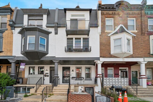 Photo - 647 N 33rd St