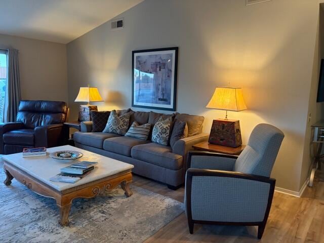 Building Photo - 726 Vista Lago Dr N