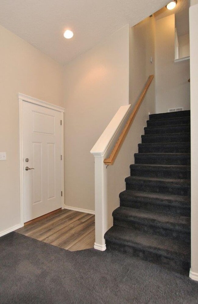 Photo - Clean home in Quiet Neighborhood