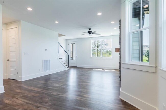 Photo - 414 Traditions Blvd