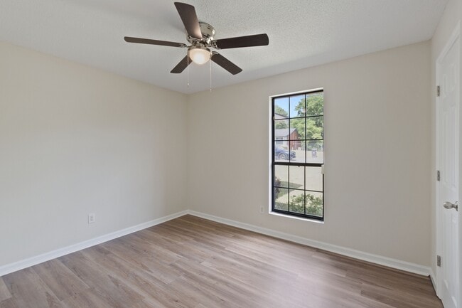 Photo - 4323 Woodvalley Pl
