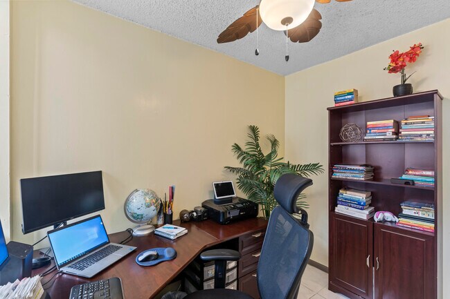 Photo - 3100 NW 46th St Unit 107
