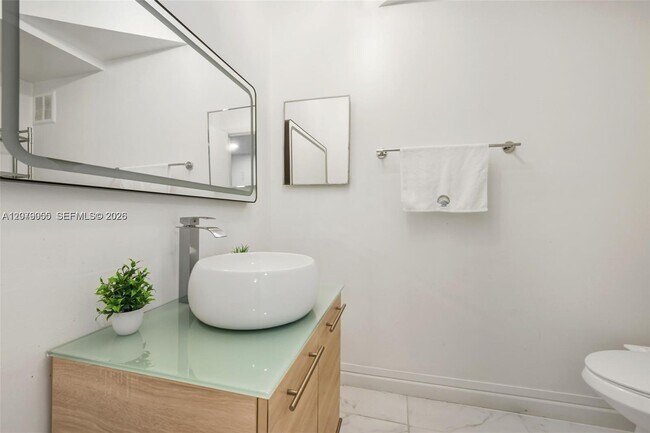 Photo - 140 Lakeview Dr Unit 203