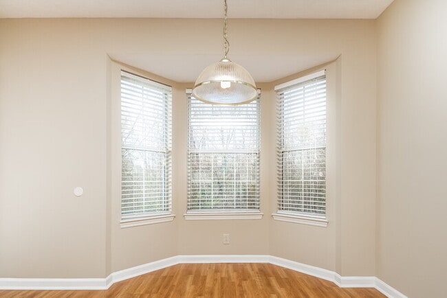 Photo - 1215 Cedarbend Dr