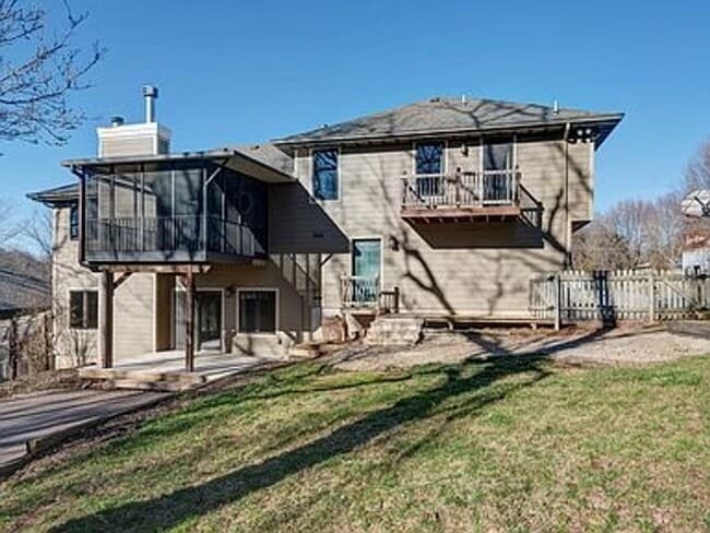 Photo - Executive 4 Bedroom 3.5 Bath 3+ Car Garage...