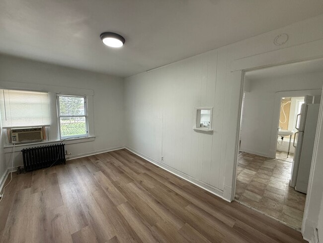 Photo - 1 bedroom, 1 bathroom Apartment! JULY 2026! Unit Apt #11
