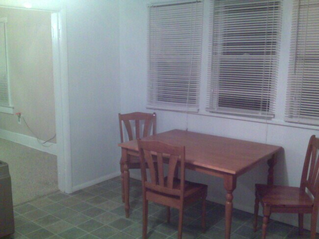 Photo - 387-389 Gilmore Street Unidad 389