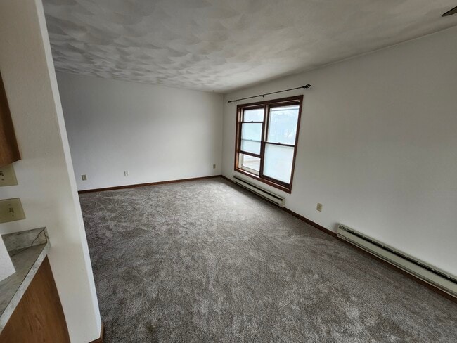 Building Photo - 4650 Hayes Rd Unit 3