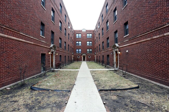 Photo - 911 W. Oakdale Ave.