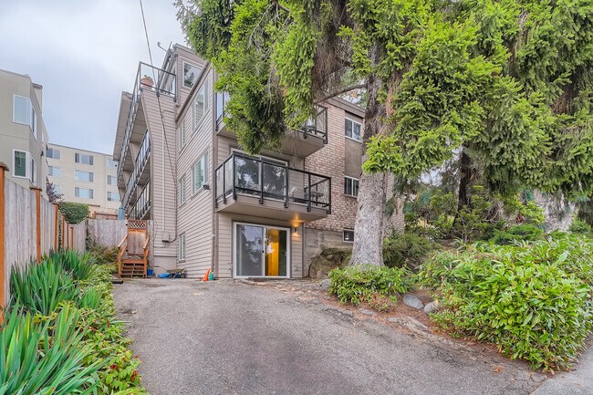 Private Parking Available - Marguerite Manor