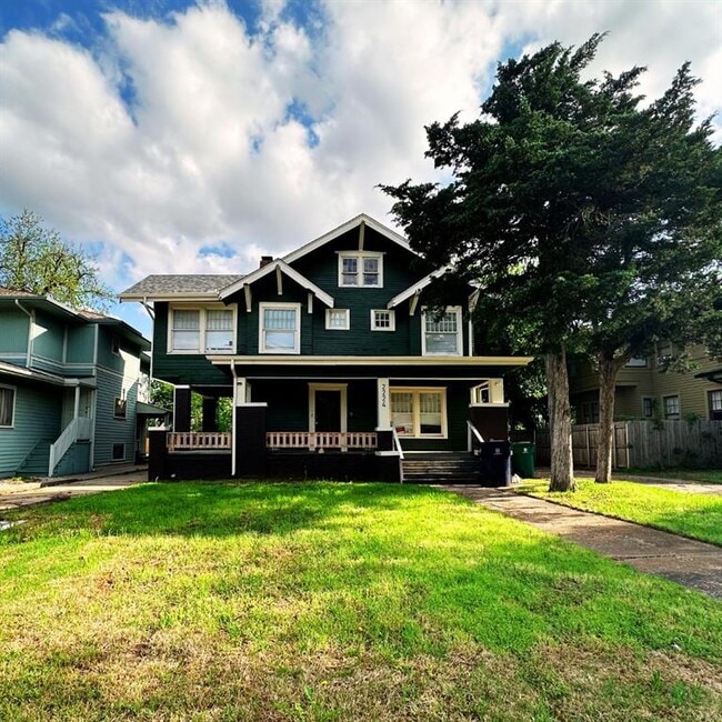 Building Photo - 2224 NW 16th St Unit B
