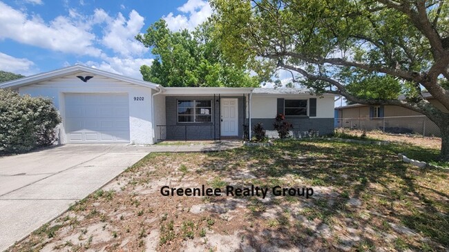 Building Photo - 2 Bed/2 Bath- Single Family Home with a Bonus Room!!
