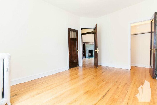 Photo - 2431 N Sawyer Ave Unit 1E