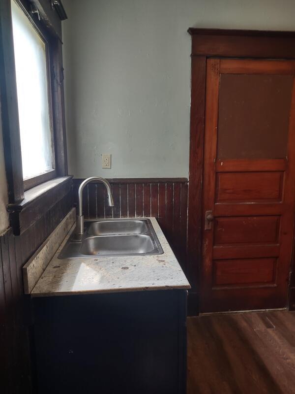 Photo - 1943 Niagara St Unit 2