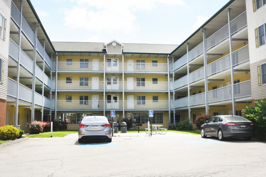L13 Exterior