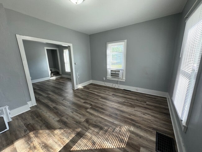 Photo - Newly Remodeled 2-Bed, 1-Bath Home in Hami...