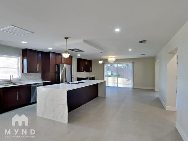 Photo - 10100 Paradise Blvd