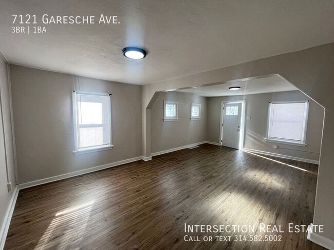 Photo - 7121 Garesche Ave