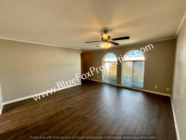 Building Photo - 642 N Richey Blvd Rental