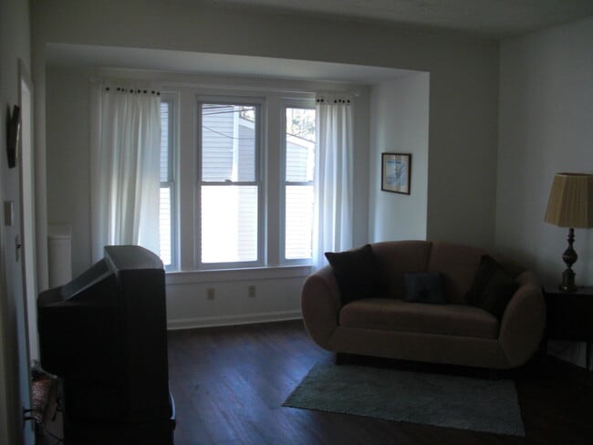 Building Photo - 73 Grandview Ave Unit 1 Rental
