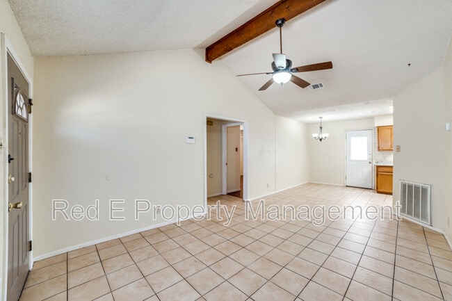 Photo - 5602 Ivanhoe St