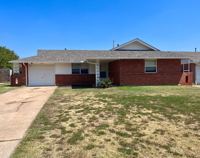 3 Bedroom Home in Prime MOORE Location! - 3 Bedroom Home in Prime MOORE Location!