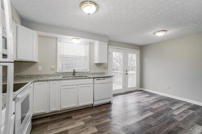 Photo - 6976 Endsleigh Dr