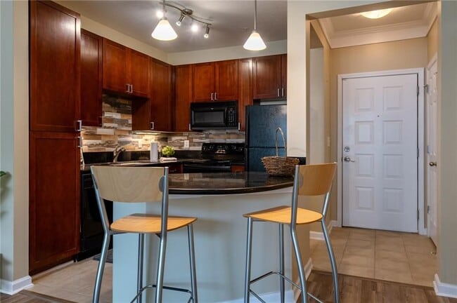 Photo - 400 17th St NW