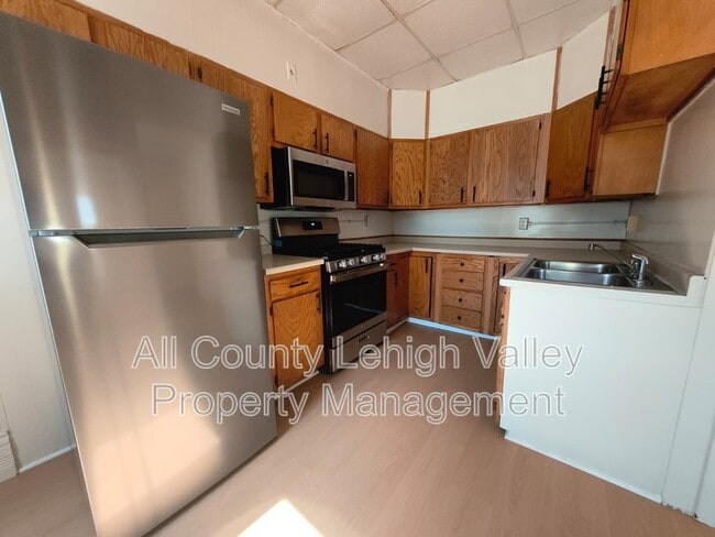Photo - 1141 Emmett St