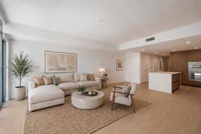 Building Photo - 9221 E Bay Harbor Dr Unit 210