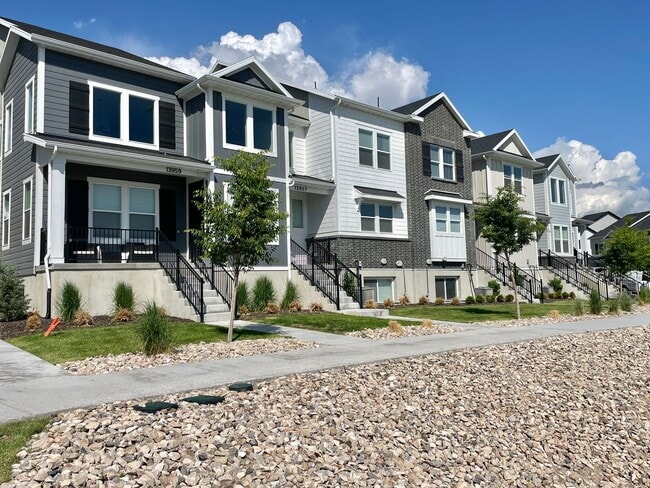 Photo - Gorgeous Poolside Corner Townhome at Mountain Ridge!