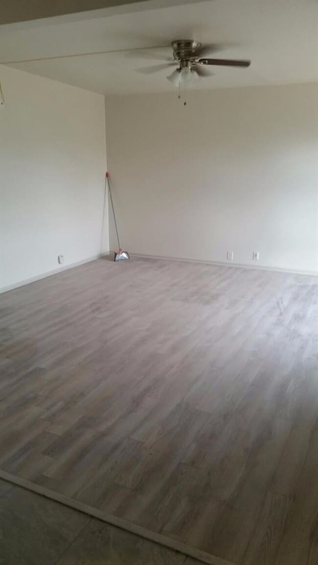 Photo - 2525 62nd St