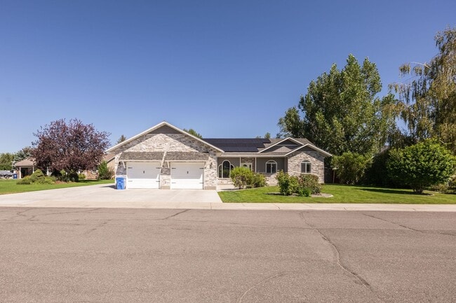 Photo - 304 Palomino Dr Unit House