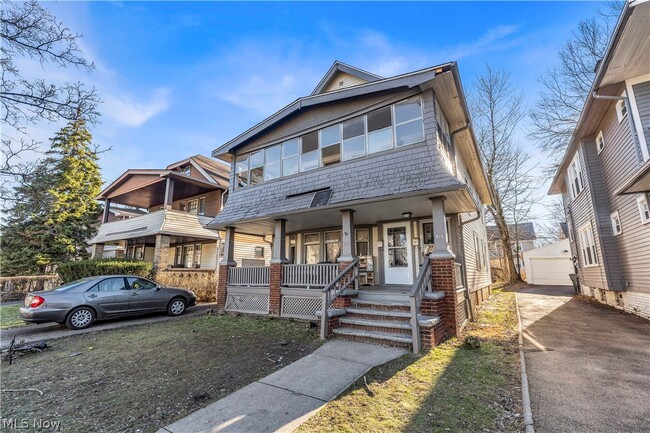 913 Helmsdale Rd Unit 3