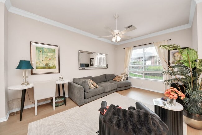 Photo - 2400 McCue Rd Unidad 113