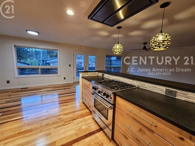 Photo - Prime Southern Oregon Location for the Outdoor Enthusiast