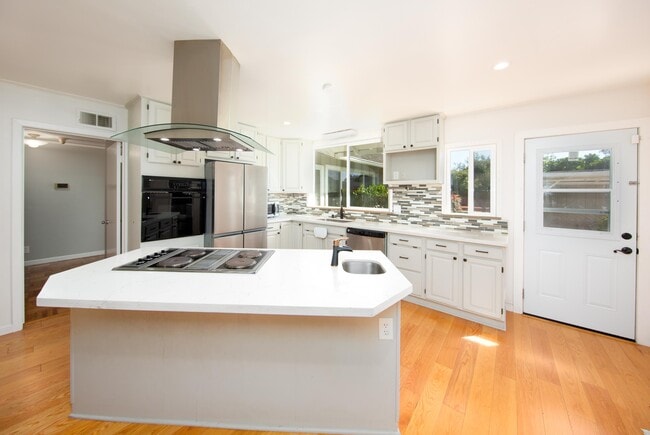 Photo - 330 Beverly Ave