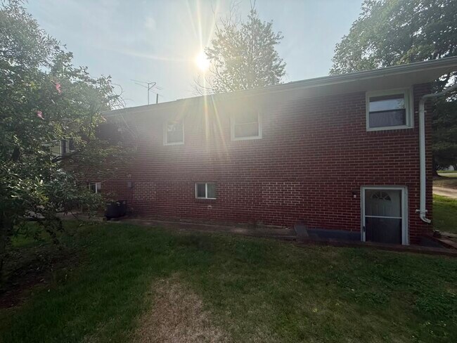 Photo - 8111 Fort Foote Rd