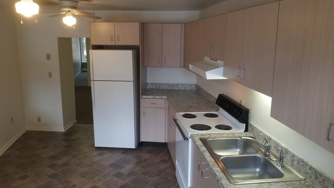 Photo - 160 River St Unit 160