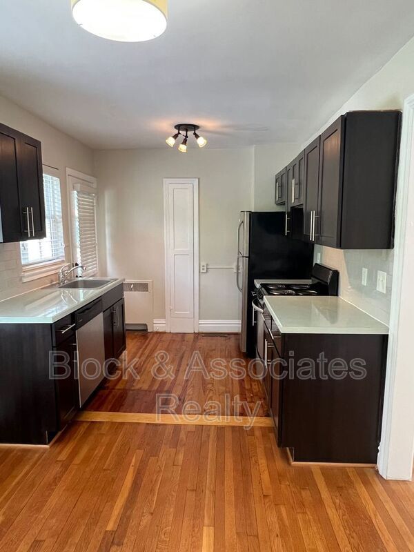 Photo - 1108 W Friendly Ave Unit Apt 1