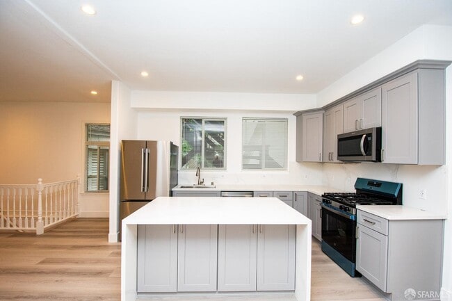 Photo - 2825 Golden Gate Ave