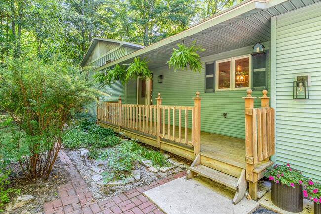 Building Photo - 5093 Jacks Trail Rental
