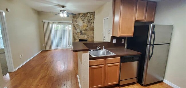 Photo - 114 E 31st St Unidad 114