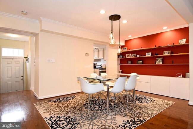 Building Photo - 5449 Grove Ridge Way