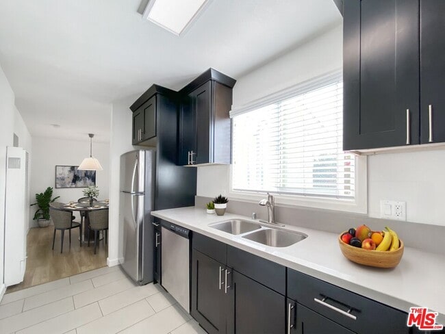 Photo - 1444 Cochran Ave