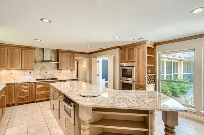 Photo - 6905 Mill Falls Dr