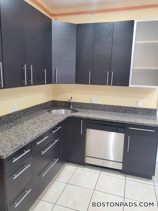 Photo - 3147-3149 Washington St. Unit 1